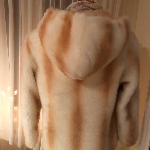 Gorgeous faux fur winter jacket - Picture 2 of 7